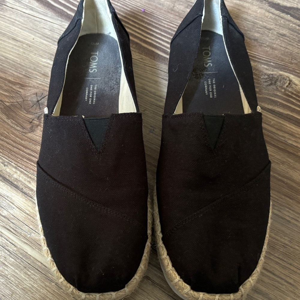 Women’s Toms raffia platform